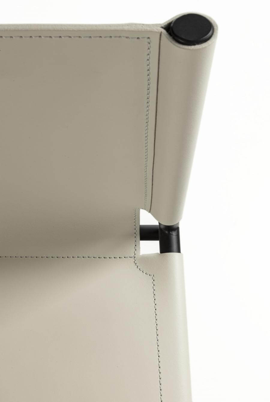 Lomacasa_Pellizzoni_Elena-凳子_描述