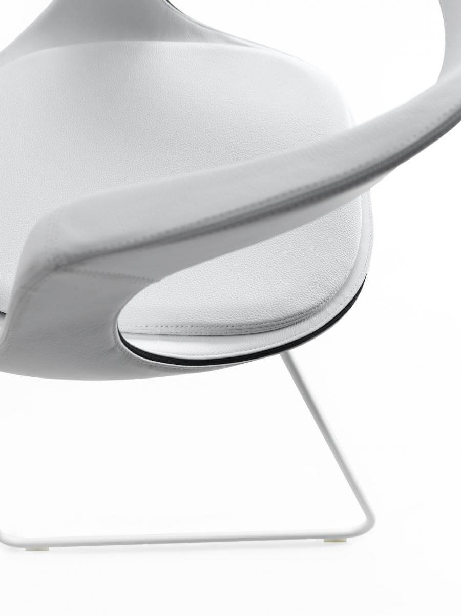 Lomacasa_Pellizzoni_Frenchkiss-Low-Back-扶手椅_描述