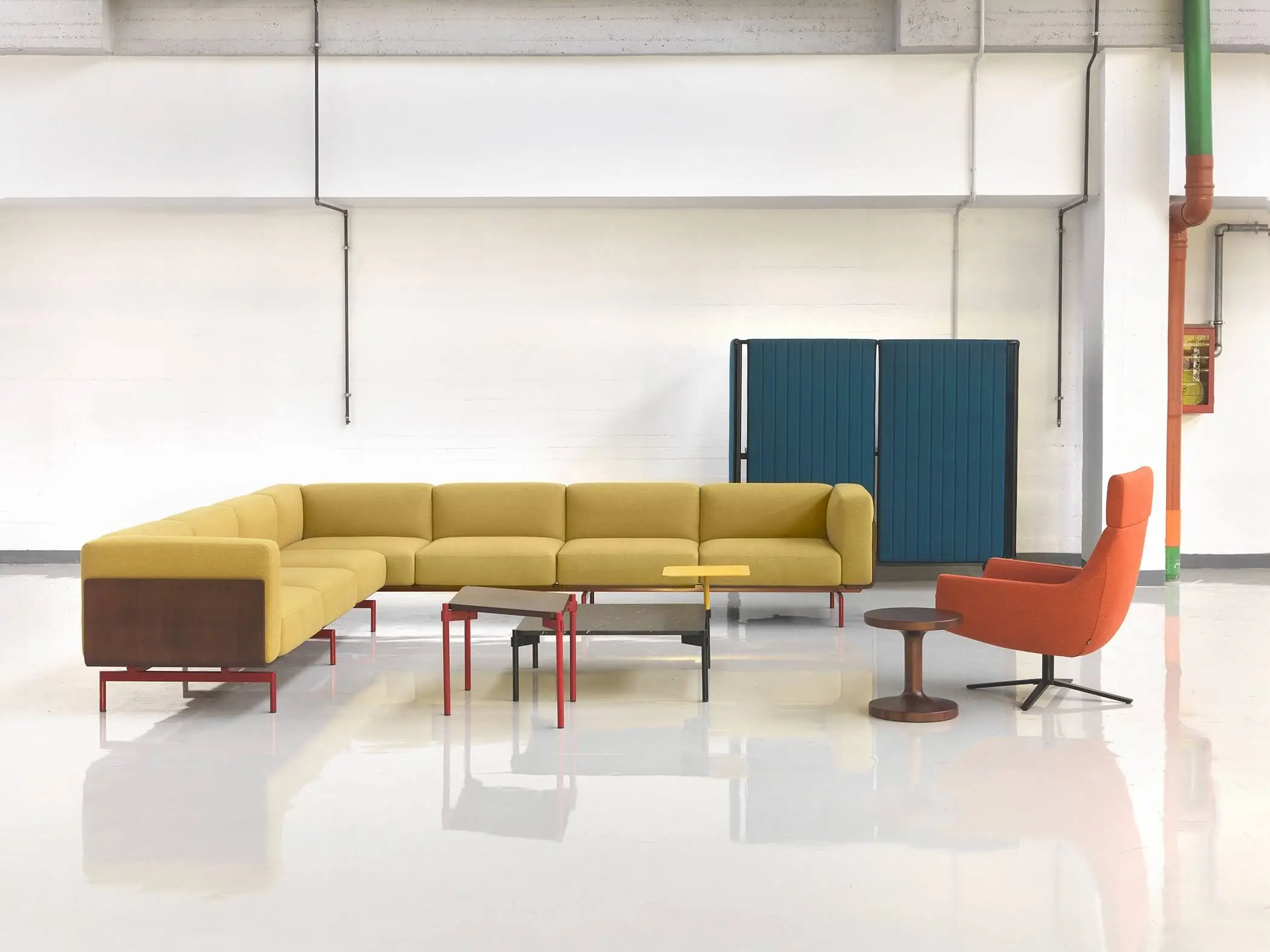 Lomacasa Marelli L-沙發 扶手椅 畫廊 1-3