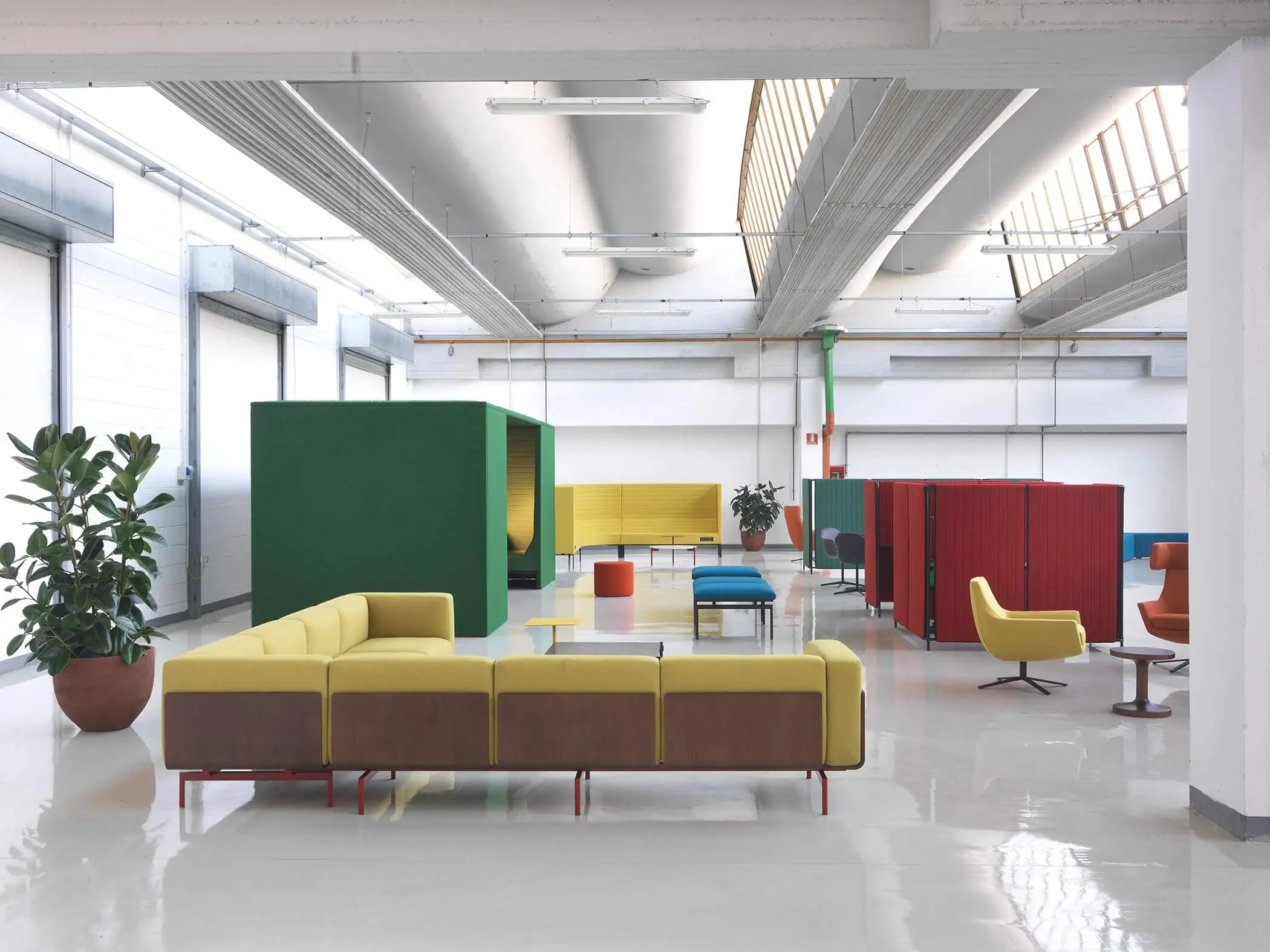 Lomacasa Marelli L-沙發 扶手椅 畫廊 1-5