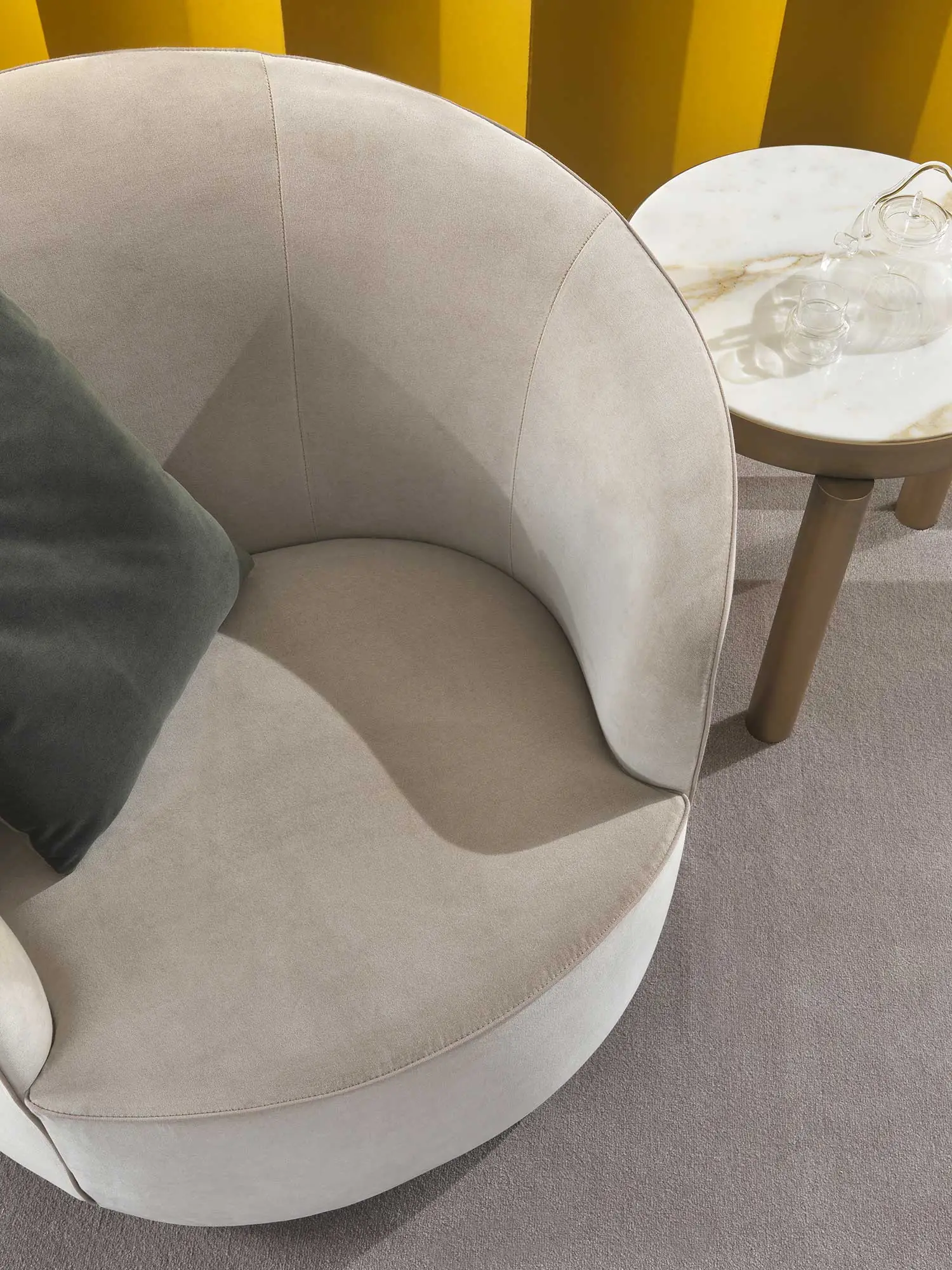 Lomacasa Marelli Moon 扶手椅 畫廊 1-11