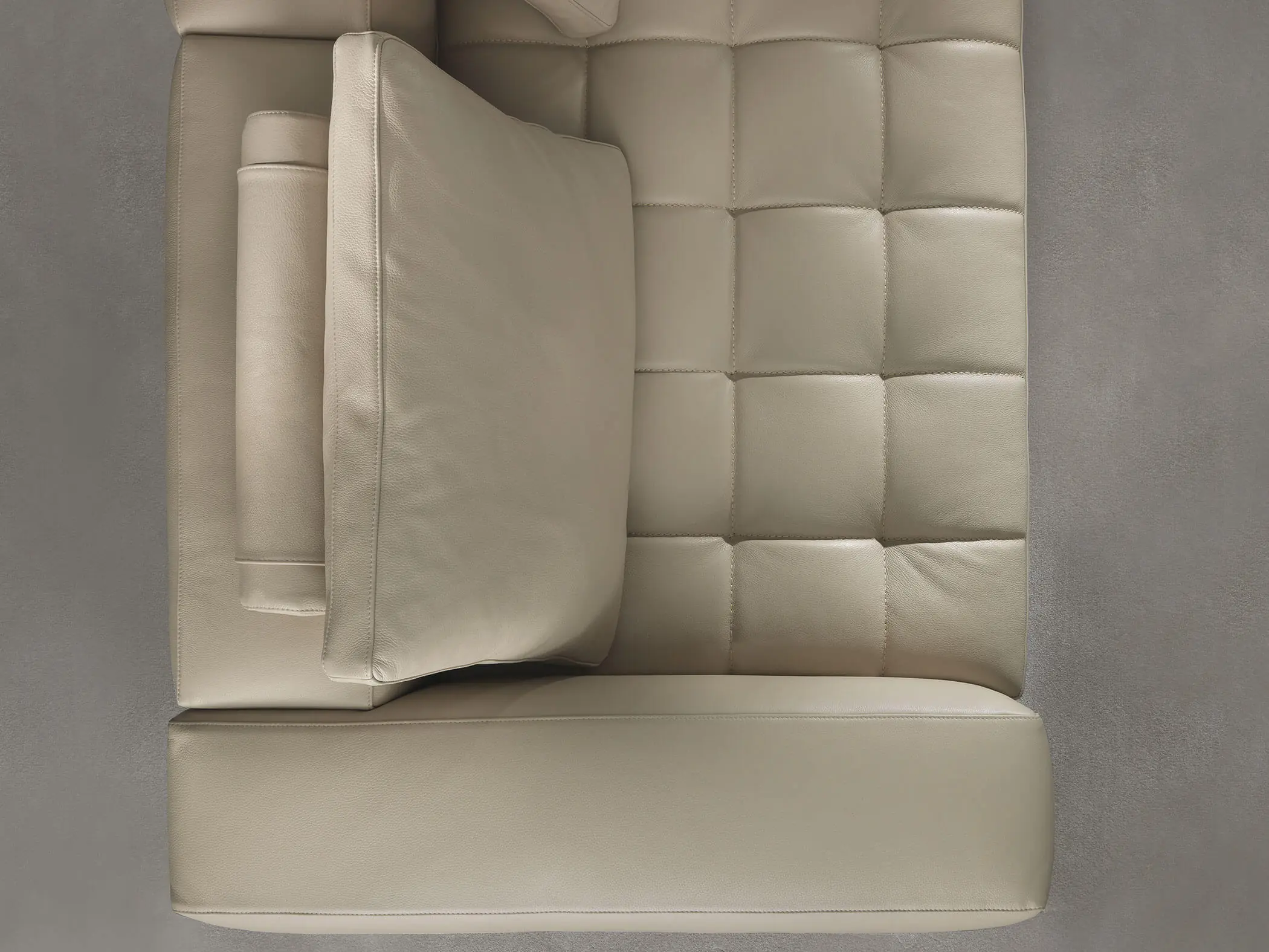 Lomacasa Marelli Richard Quilted 沙發 畫廊 1-11