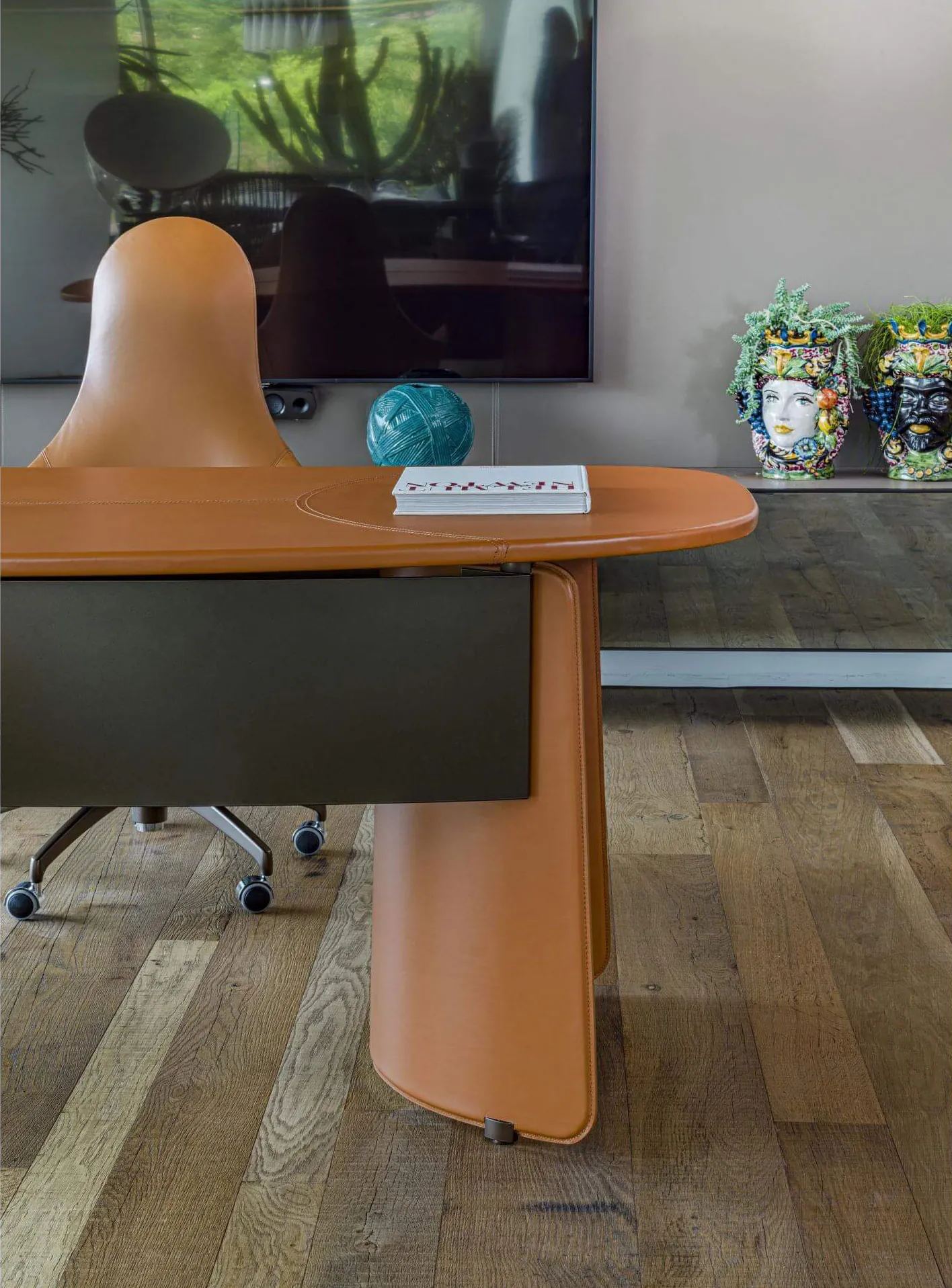 Lomacasa_Pellizzoni_Butterfly-書桌_畫廊-5