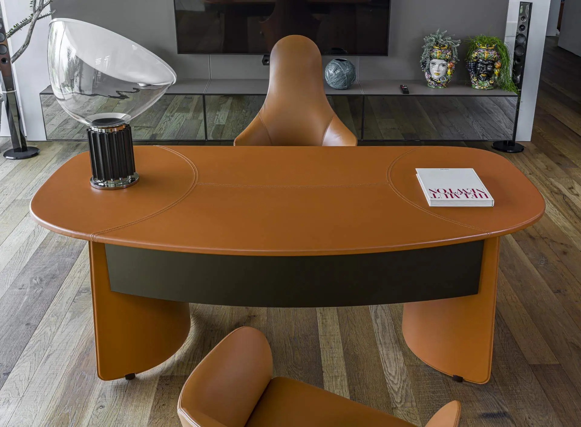 Lomacasa_Pellizzoni_Butterfly-書桌_畫廊-7