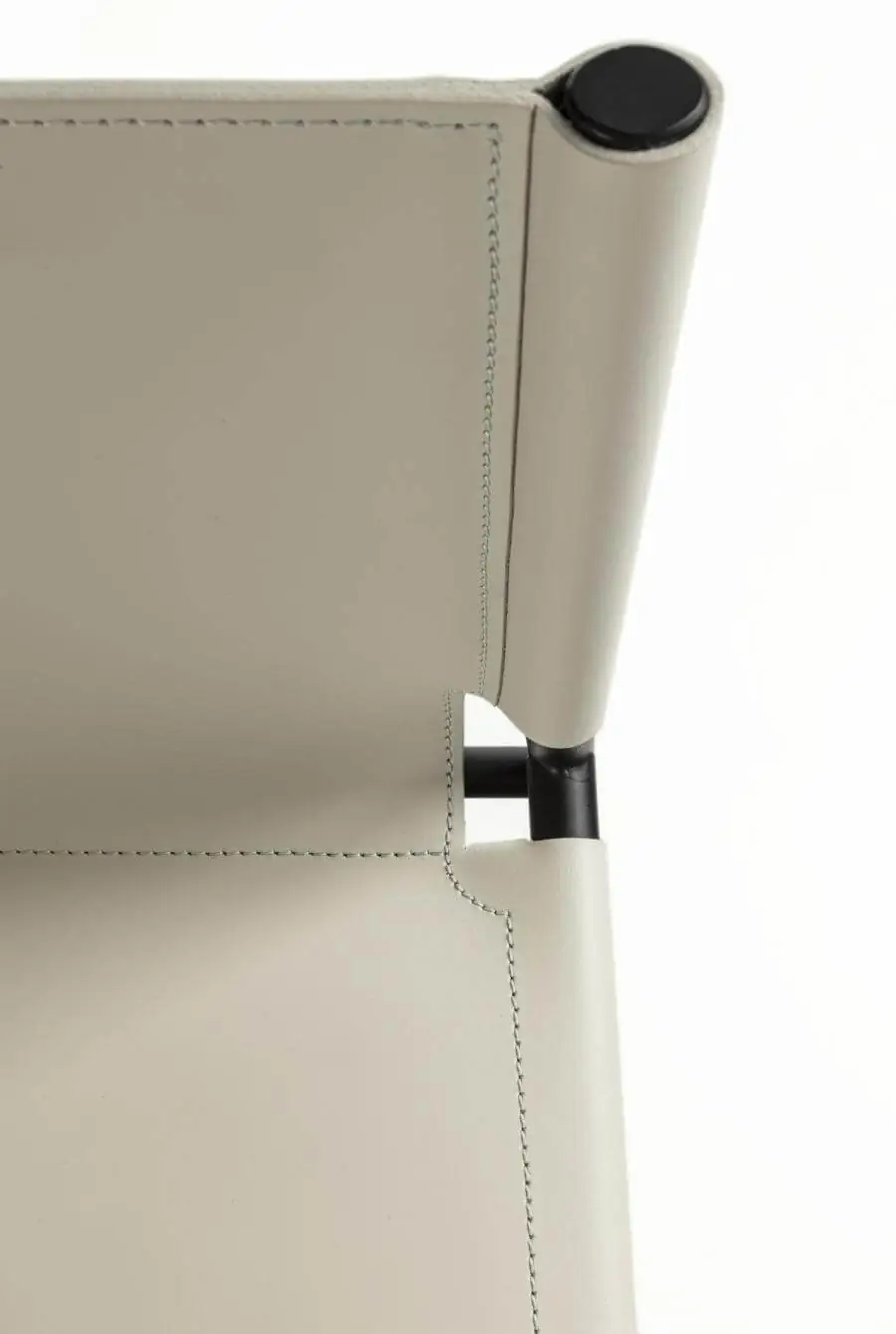 Lomacasa_Pellizzoni_Elena-凳子_描述