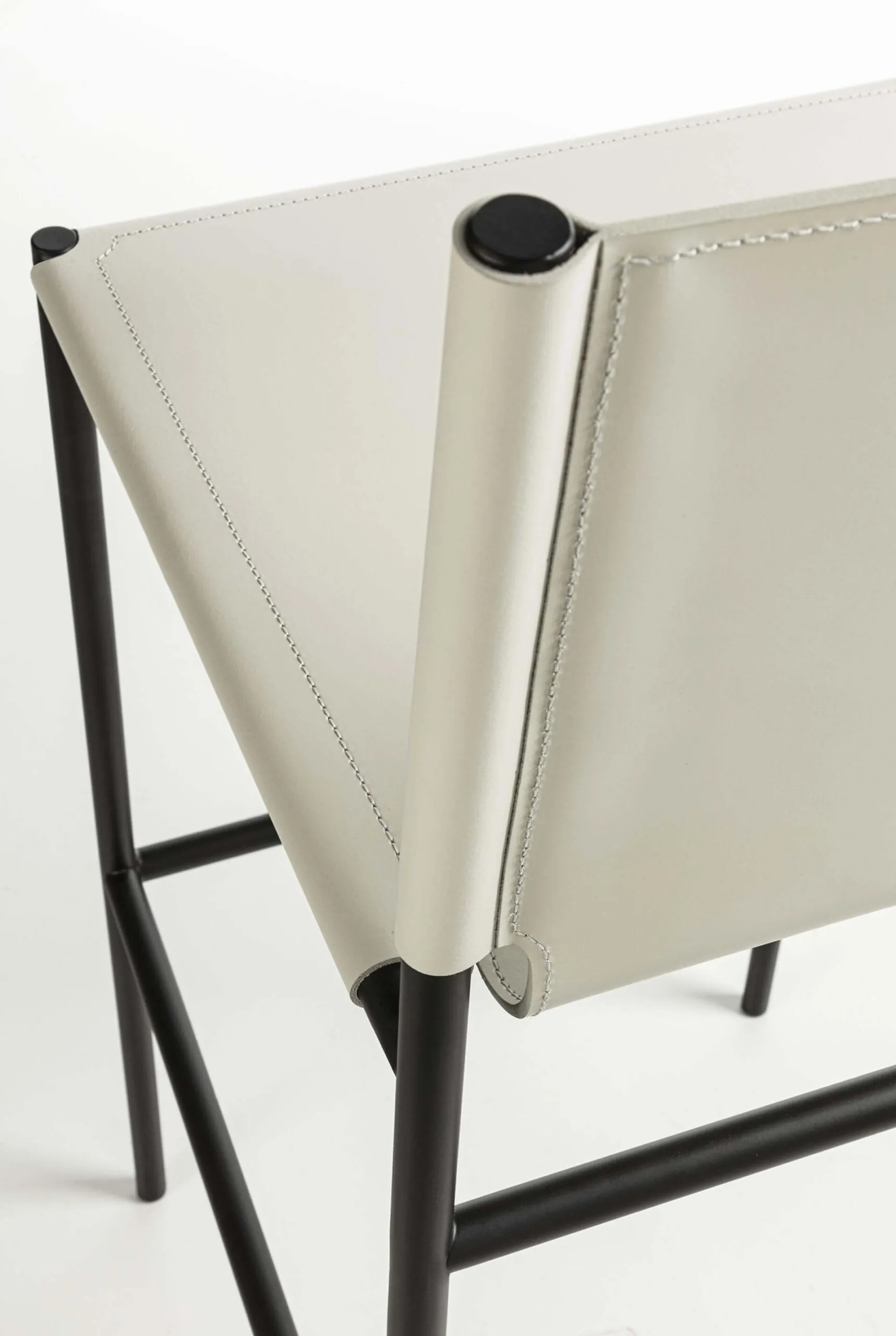 Lomacasa_Pellizzoni_Elena-凳子_畫廊-2