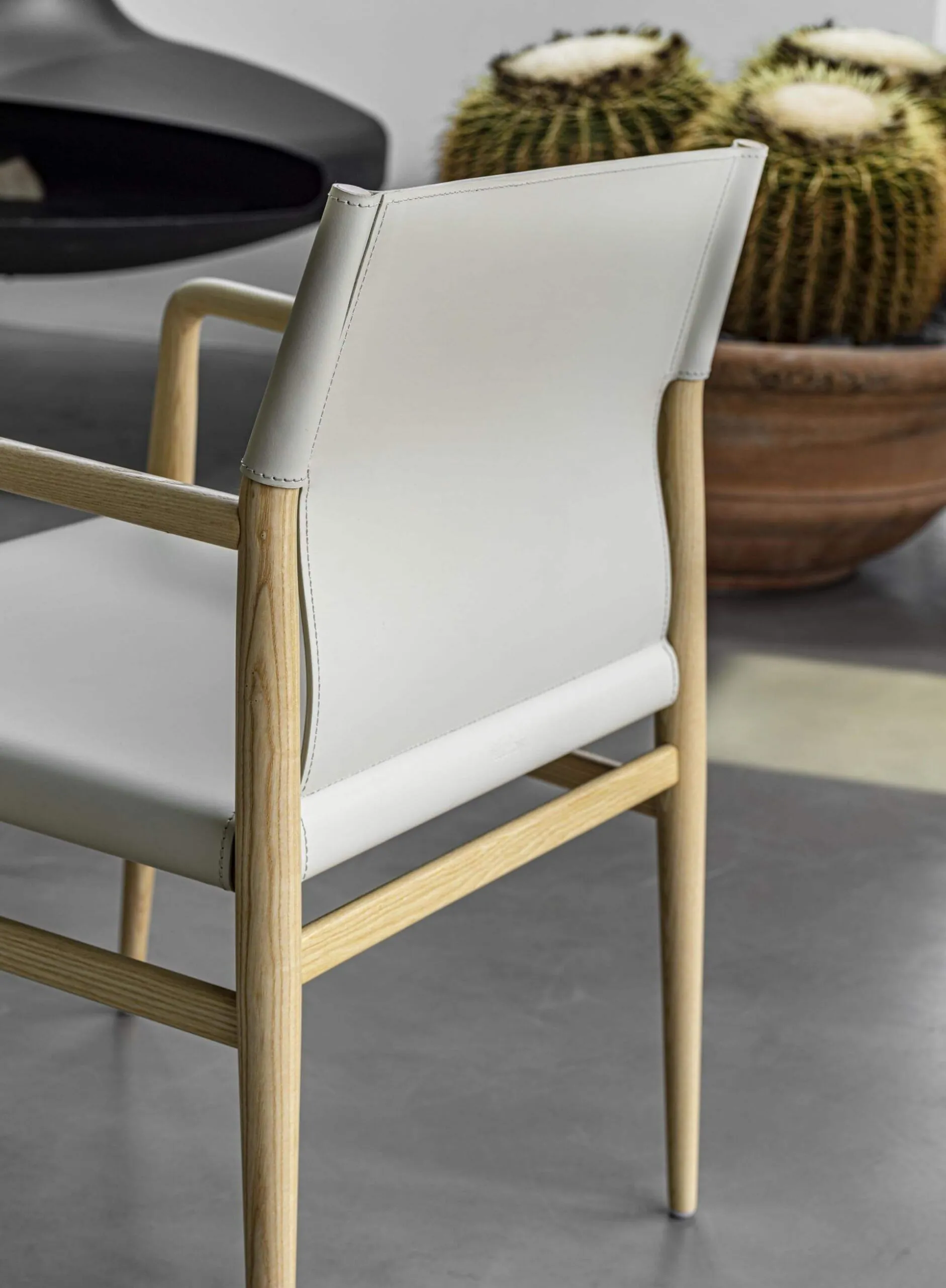 Lomacasa_Pellizzoni_Ledermann-扶手椅_畫廊-2