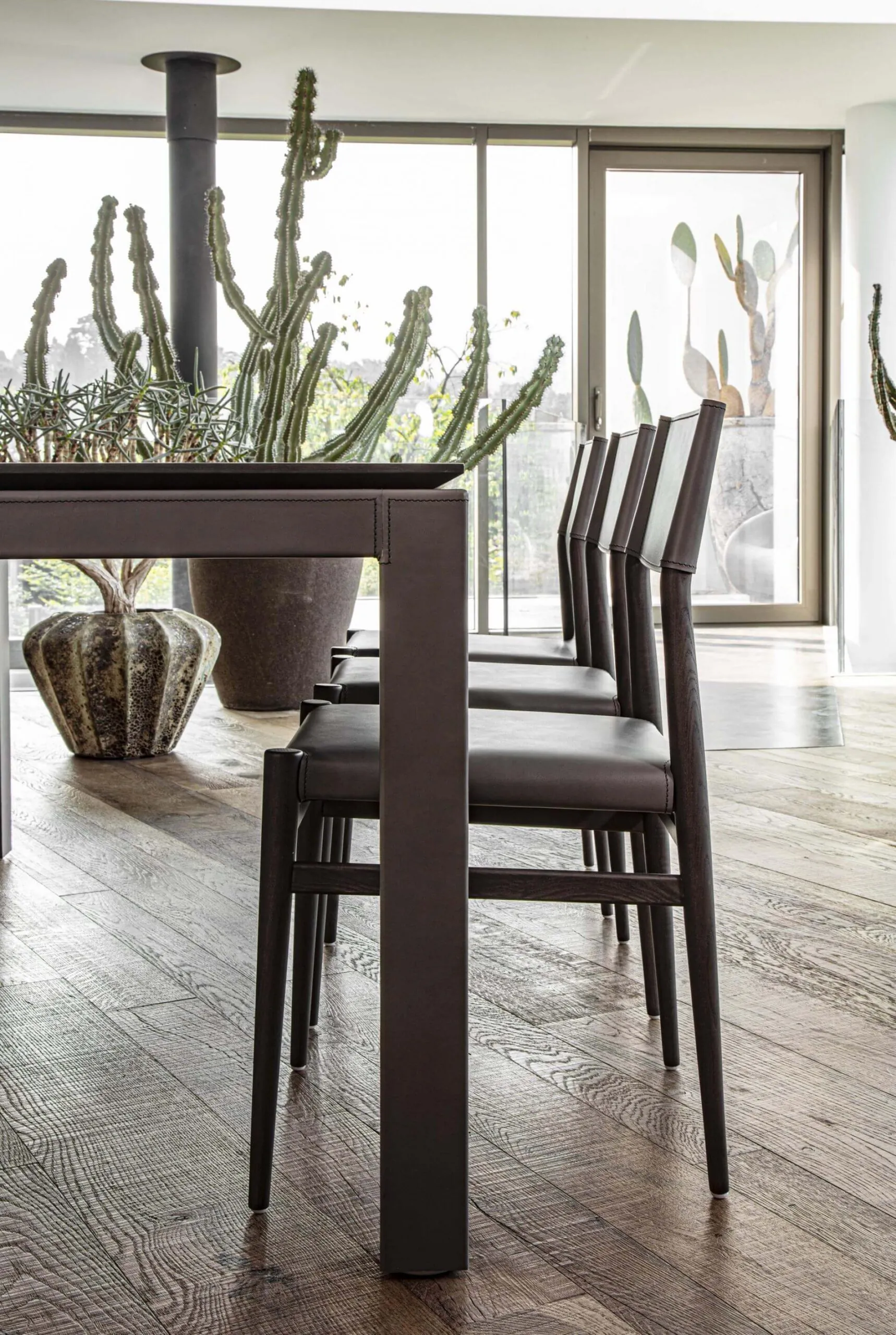 Lomacasa_Pellizzoni_Ledermann-椅子_畫廊-2