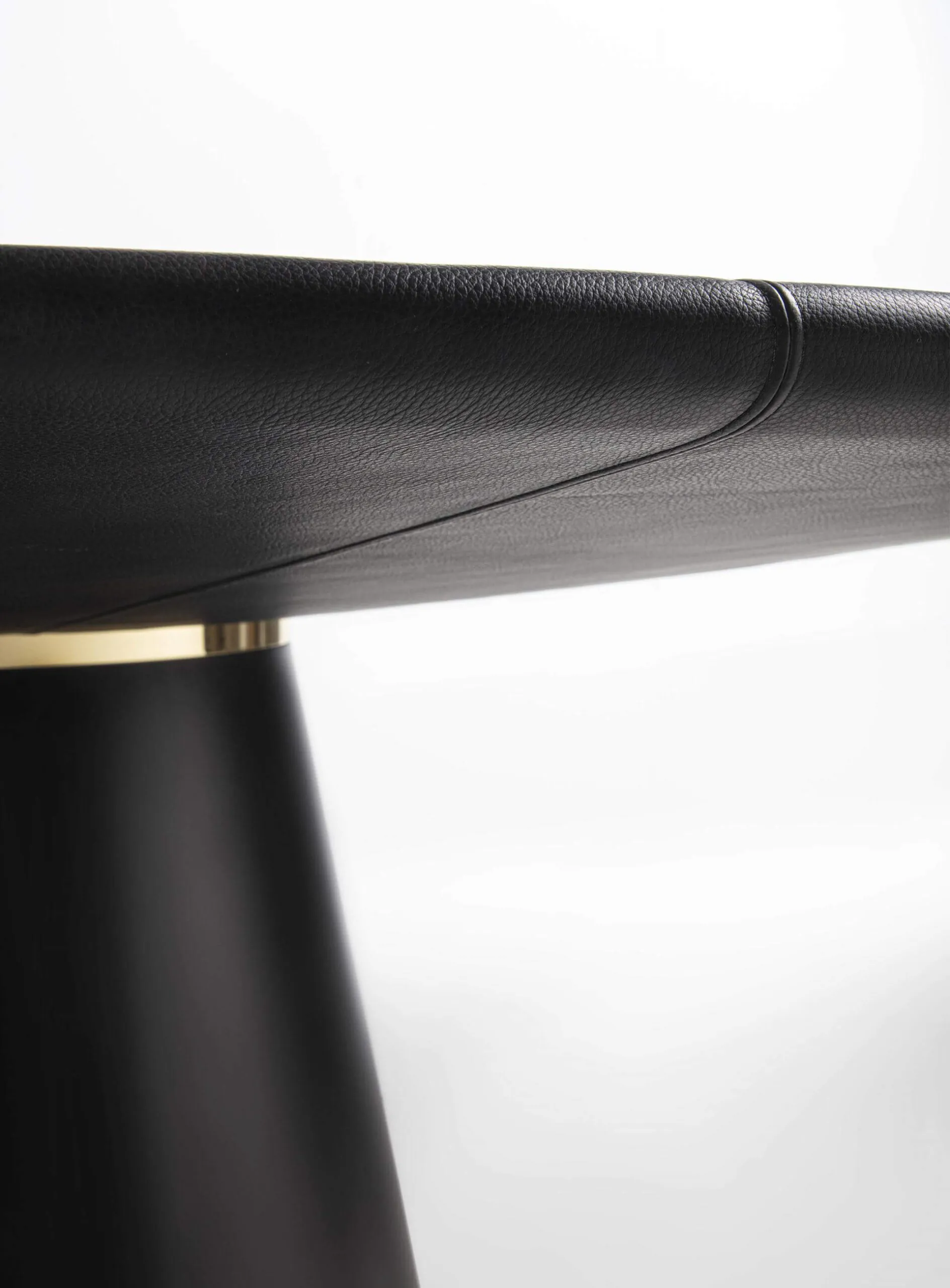 Lomacasa Pellizzoni Loop Table 畫廊-1