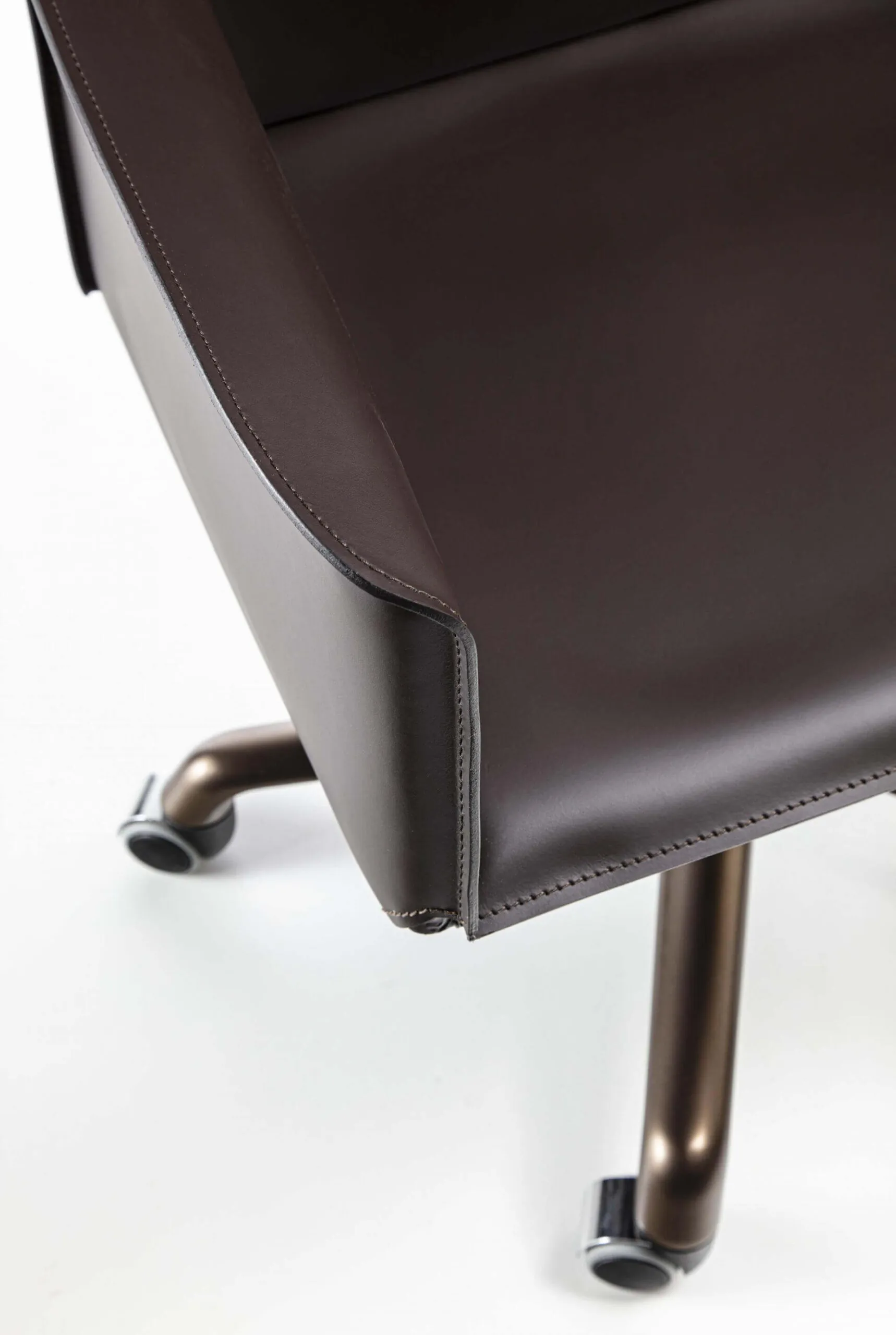 Lomacasa_Pellizzoni_Pasqualina-辦公椅_畫廊-10