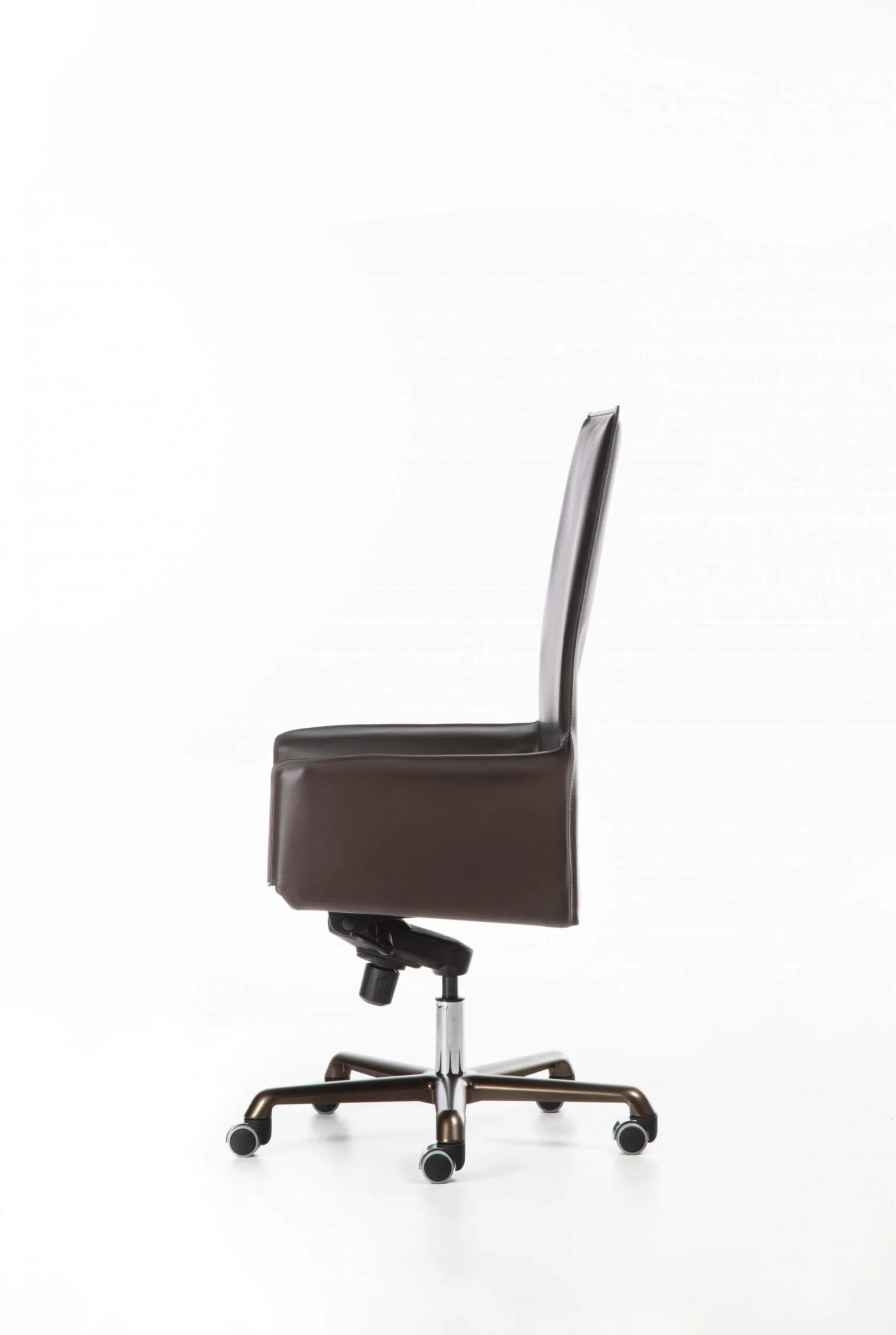 Lomacasa_Pellizzoni_Pasqualina-辦公椅_畫廊-7