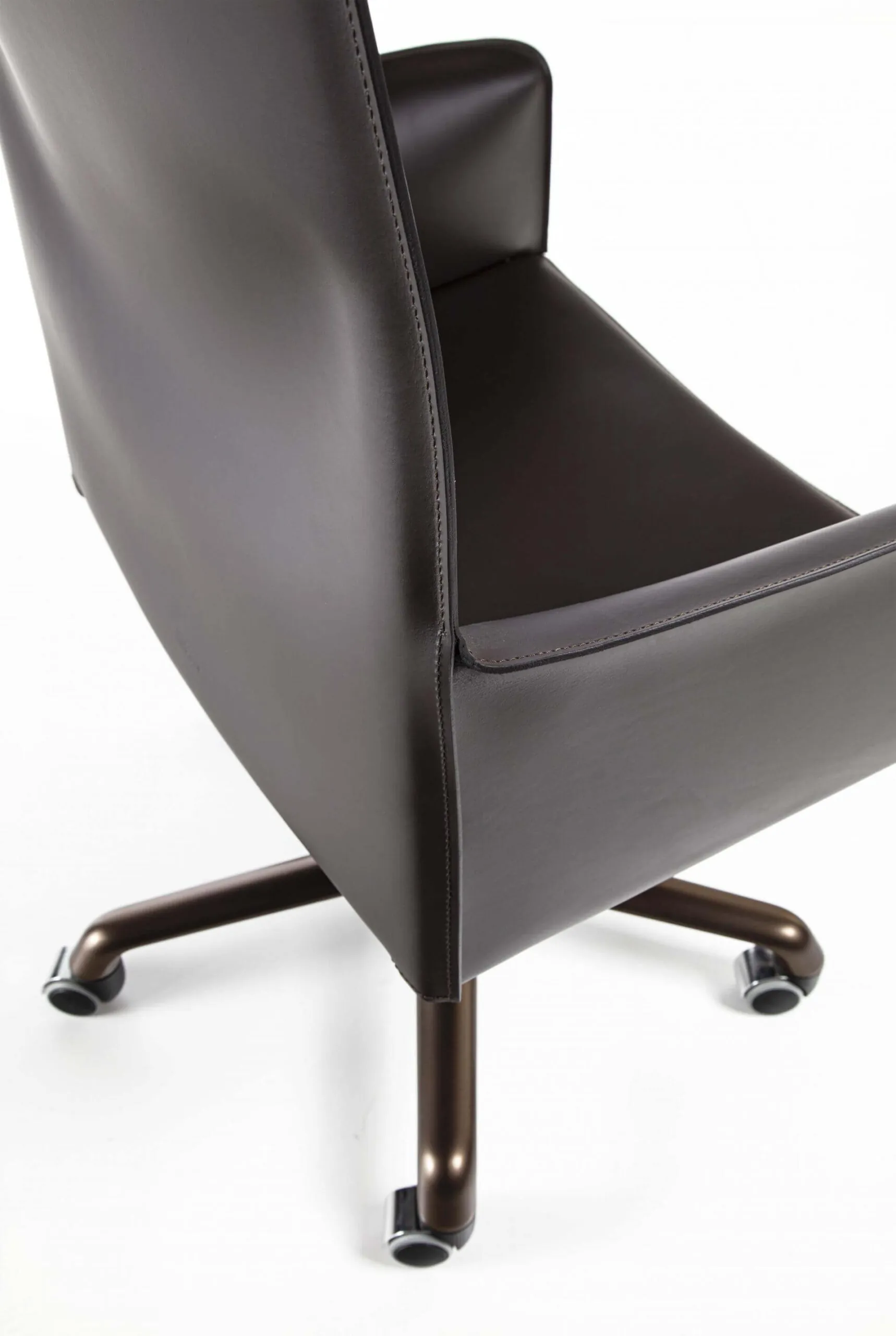 Lomacasa_Pellizzoni_Pasqualina-辦公椅_畫廊-9