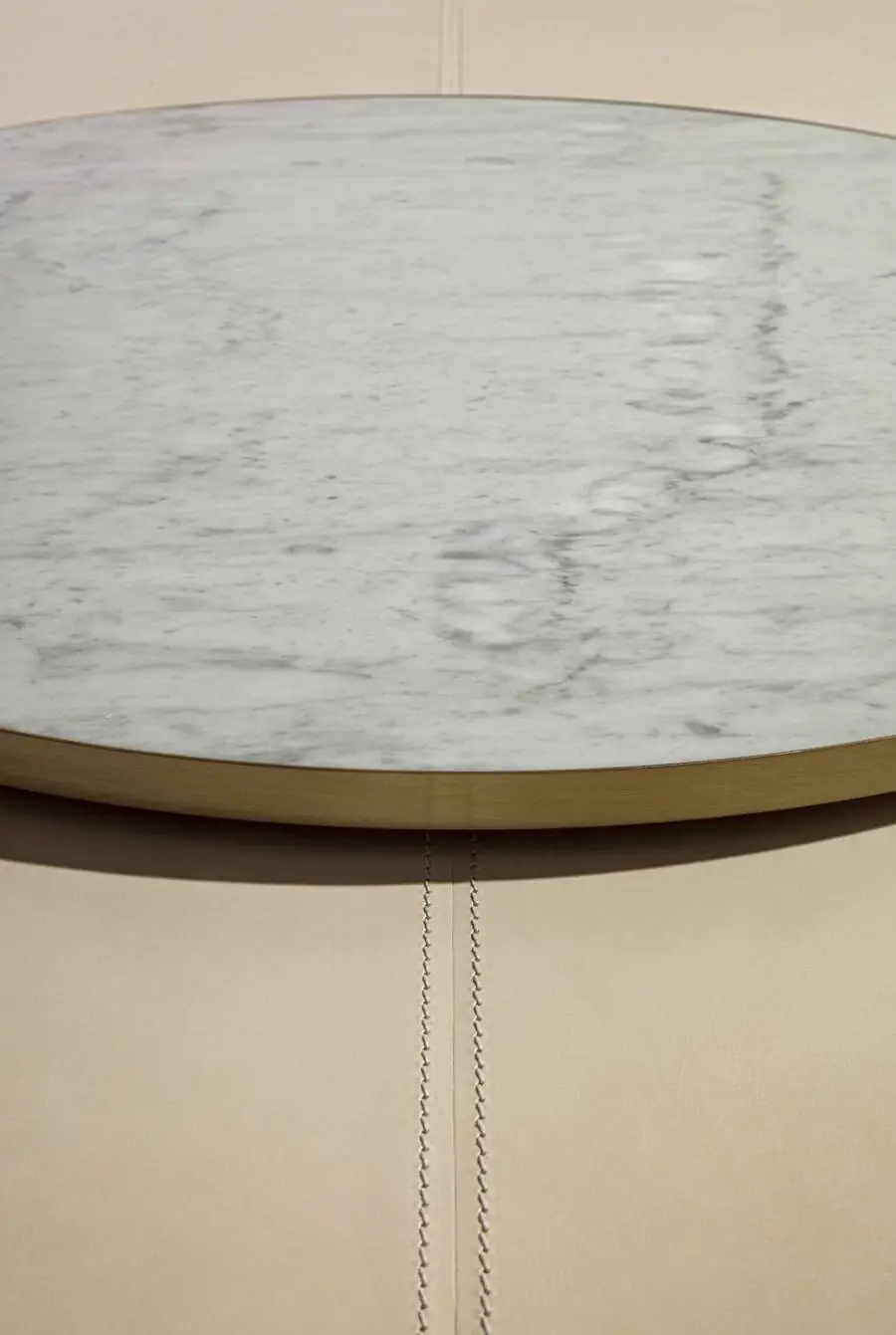 Lomacasa_Pellizzoni_Star-Table_描述